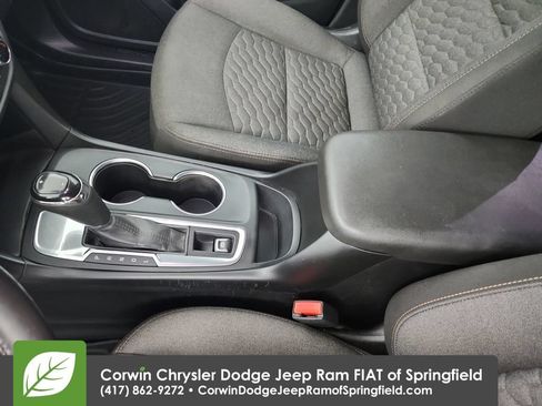Used 2020 Chevrolet Equinox LT FWD image 27