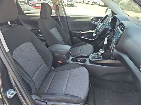 Used 2020 Kia Soul S image 10