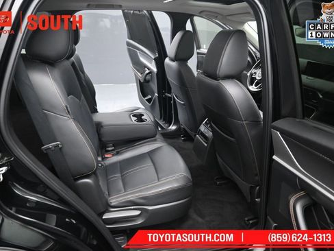 Used 2025 MAZDA CX-70 3.3 Turbo w/ Preferred Package AWD/4WD image 31