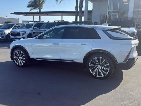 Used 2024 Cadillac Lyriq Sport AWD/4WD image 6