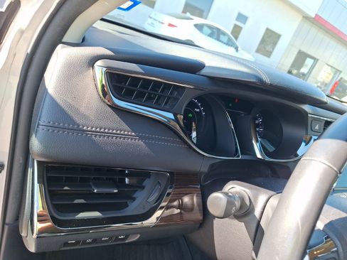 Used 2014 Toyota Avalon Limited image 19