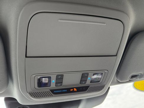 Used 2023 Ford Explorer XLT image 25