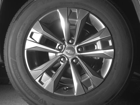 Used 2025 Chevrolet Equinox LT FWD image 15