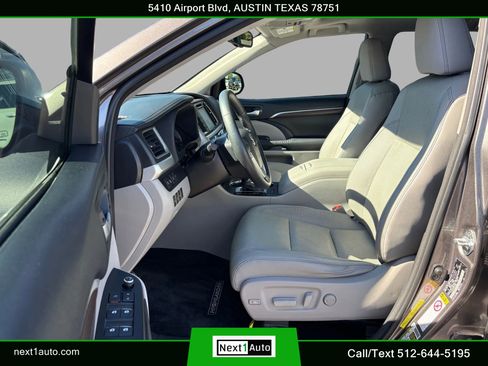 Used 2016 Toyota Highlander Limited Platinum image 18