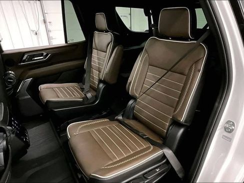 Used 2025 GMC Yukon Denali Ultimate AWD/4WD image 25