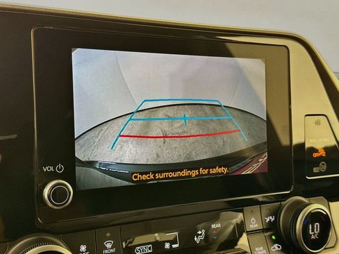 Certified 2024 Toyota Highlander AWD image 18