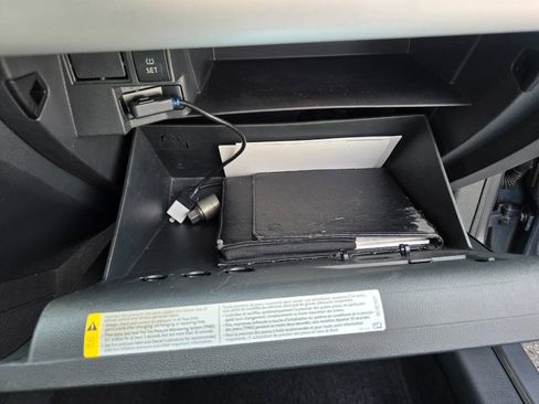 Used 2013 Volkswagen Jetta SE FWD image 28