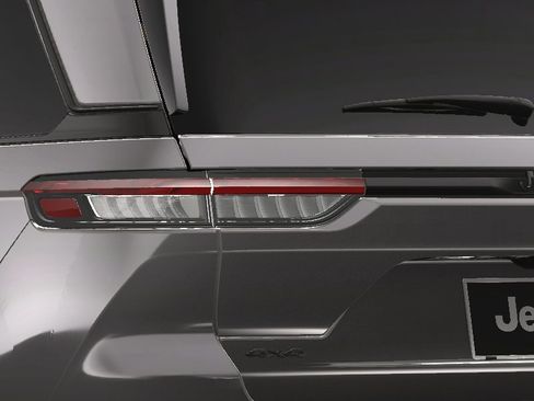 New 2025 Jeep Grand Cherokee Altitude image 11