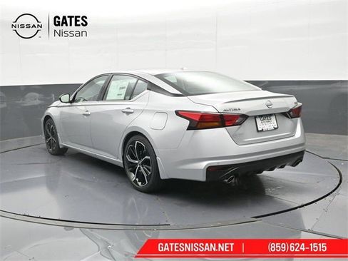 New 2025 Nissan Altima 2.5 SR image 8