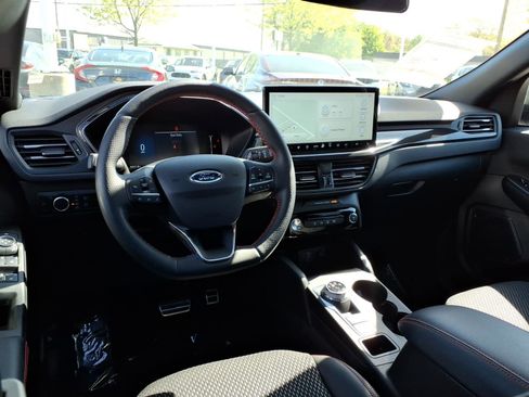 Used 2024 Ford Escape ST-Line w/ Tech Pack #1 AWD/4WD image 6