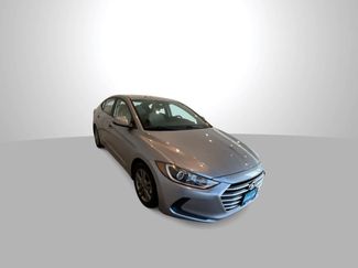 Used 2017 Hyundai Elantra SE video 2