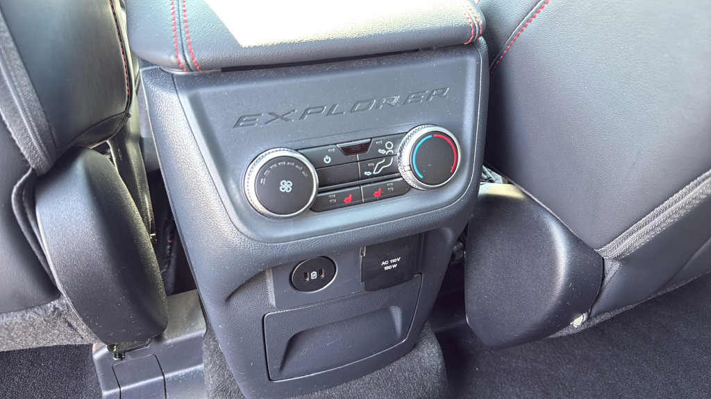 Used 2025 Ford Explorer ST-Line w/ Premium Package AWD/4WD image 18