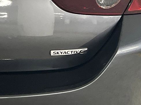 Used 2020 MAZDA MAZDA3 Sedan w/ Preferred Package image 33