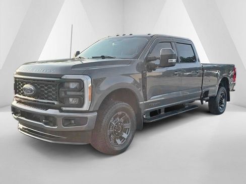 Used 2023 Ford F250 Lariat w/ Sport Appearance Package AWD/4WD image 3