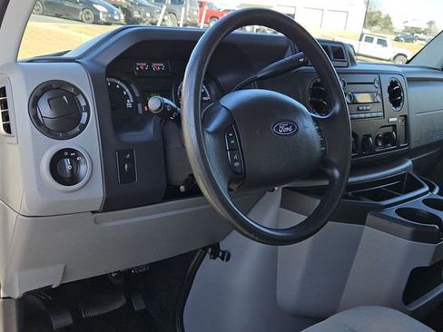 Used 2019 Ford E-350 and Econoline 350 Super Duty w/ Power Windows & Locks Group image 5
