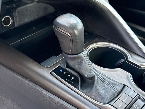Used 2023 Toyota Camry XSE FWD image 27