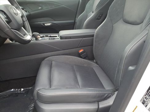 Certified 2024 Lexus RX 450h Luxury w/ Convenience Package image 15