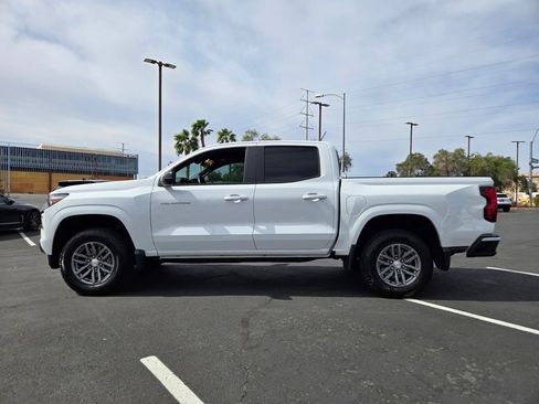Used 2024 Chevrolet Colorado LT w/ LT Convenience Package image 3