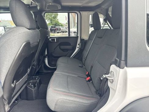 Used 2026 Jeep Wrangler Unlimited Rubicon AWD/4WD image 24