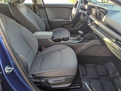 Used 2025 Kia K4 LXS image 29