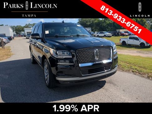 Used 2024 Lincoln Navigator Reserve AWD/4WD image 3
