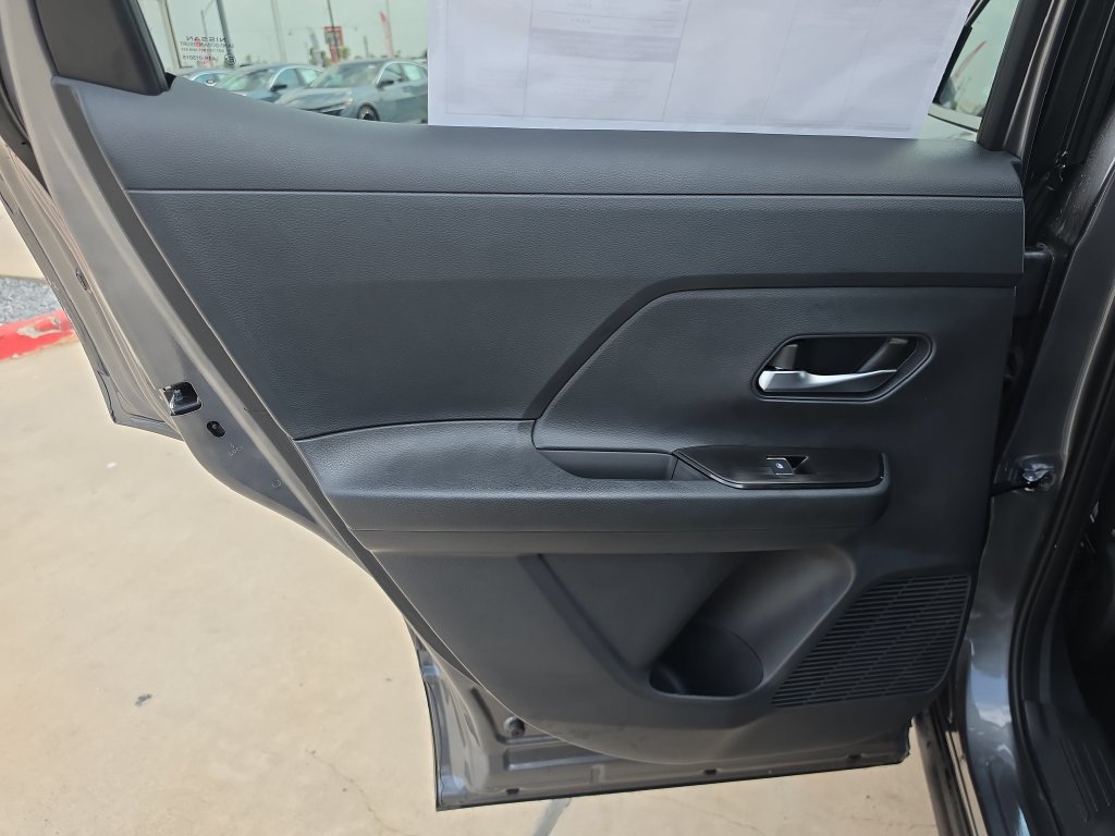 New 2026 Nissan Kicks SR FWD image 37