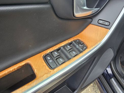 Used 2017 Volvo XC60 T6 Inscription w/ Preferred Option Package image 25