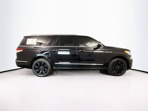 Used 2022 Lincoln Navigator L Reserve w/ Monochromatic Package RWD image 7