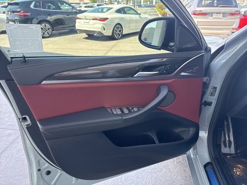 Used 2024 BMW X4 M40i w/ Premium Package image 9