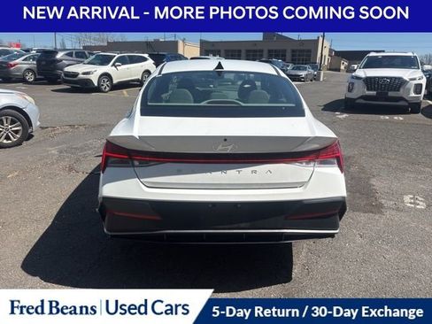 Certified 2025 Hyundai Elantra SEL image 7