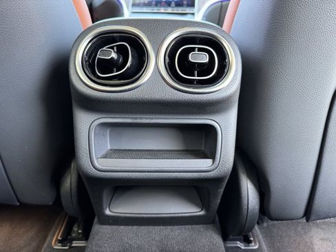 Used 2023 Mercedes-Benz GLC 300 4MATIC image 9