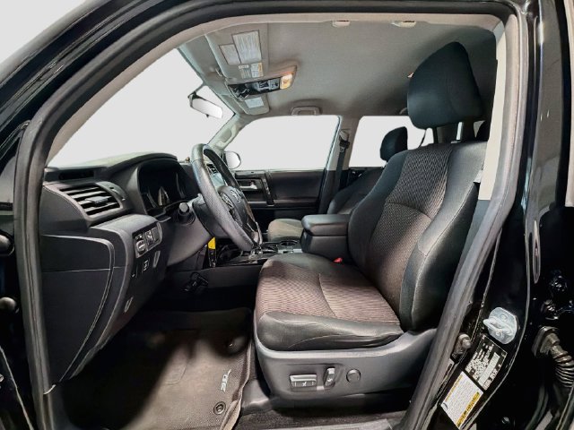 Used 2019 Toyota 4Runner TRD Off-Road AWD/4WD image 18