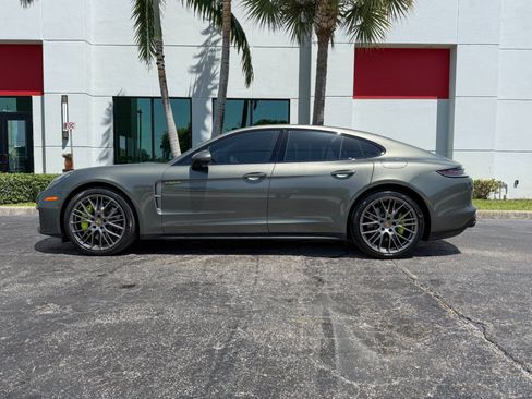 Used 2022 Porsche Panamera 4 Platinum Edition AWD/4WD image 15