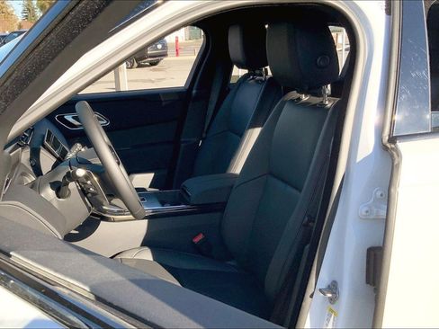 New 2025 Land Rover Range Rover Velar Dynamic SE image 10