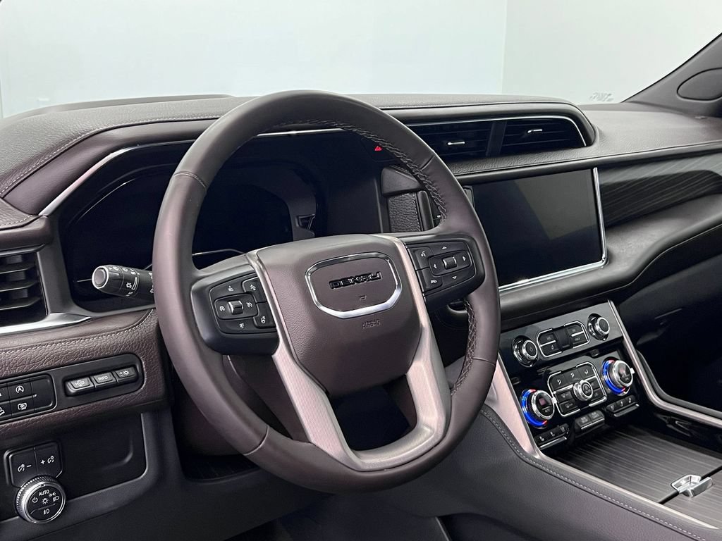 Used 2023 GMC Yukon XL Denali AWD/4WD image 4