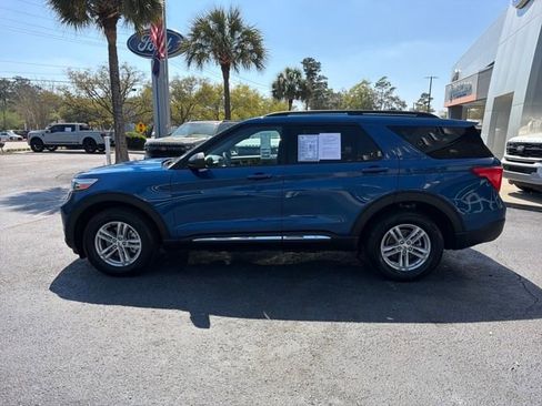 Used 2023 Ford Explorer XLT w/ Equipment Group 202A AWD/4WD image 4