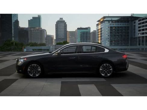New 2026 BMW 530i xDrive w/ Convenience Package AWD/4WD image 4