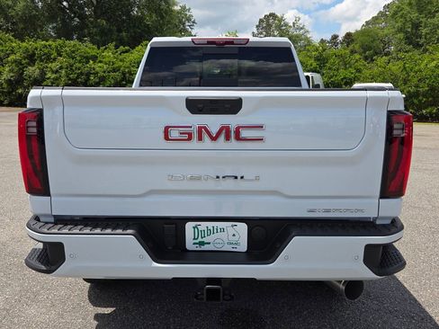 New 2026 GMC Sierra 2500 Denali w/ Denali Reserve Package AWD/4WD image 9