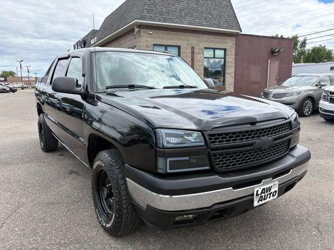 Used 2005 Chevrolet Avalanche Z71 w/ Preferred Equipment Group image 3