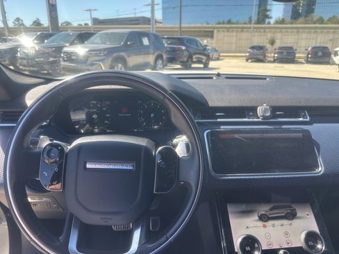 Used 2018 Land Rover Range Rover Velar R-Dynamic SE image 9