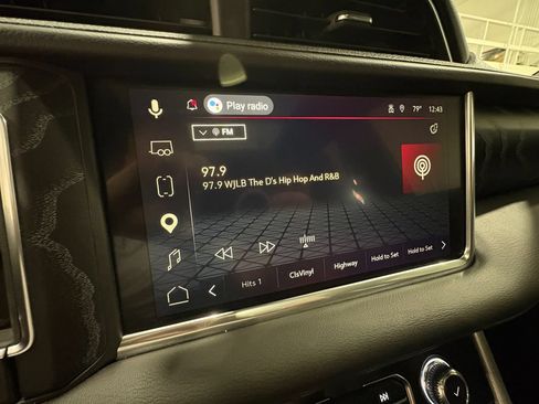 Used 2024 GMC Yukon Denali w/ Advanced Technology Package AWD/4WD image 22