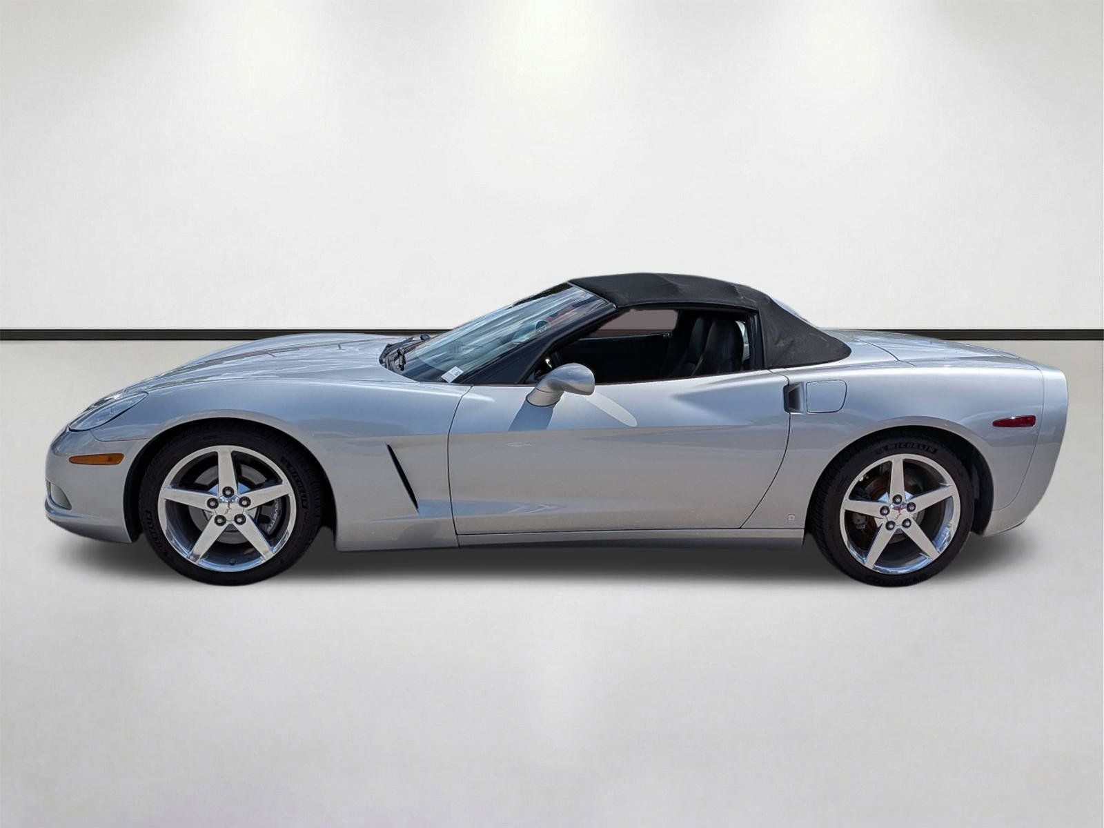 Used 2007 Chevrolet Corvette Convertible w/ Preferred Equipment Group RWD image 7
