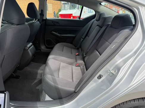 Used 2023 Nissan Altima 2.5 SV AWD/4WD image 9