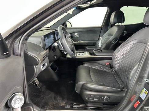 Used 2023 Genesis GV60 Performance image 11