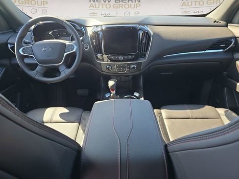 Used 2023 Chevrolet Traverse RS FWD image 10