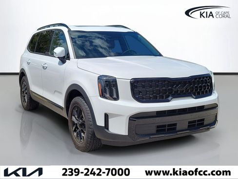 Used 2025 Kia Telluride AWD image 1