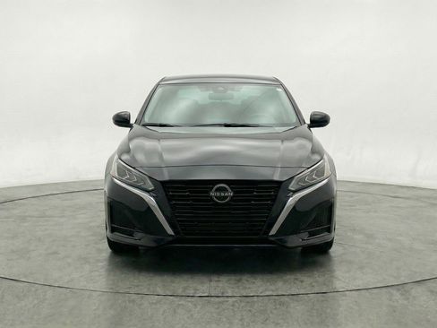Used 2025 Nissan Altima 2.5 SV FWD image 2