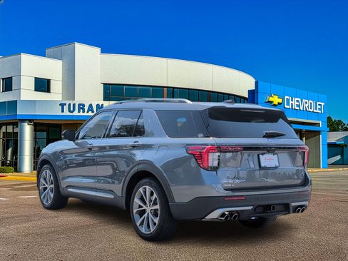 Used 2025 Ford Explorer Platinum w/ Ultimate Package RWD image 3