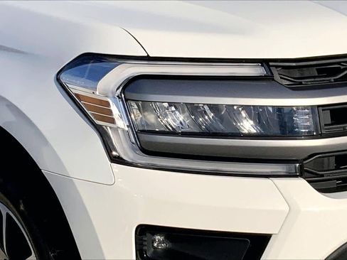 Used 2023 Ford Expedition XLT image 24