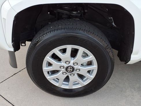 Used 2024 Toyota Tacoma SR image 15